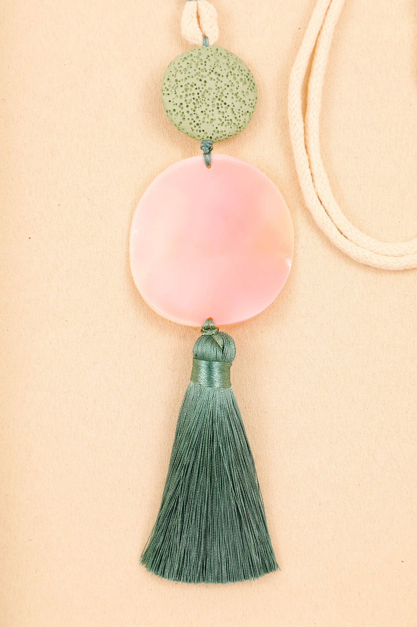 Queen Conch Shell Medallion and Rope Necklace - Seafoam Green