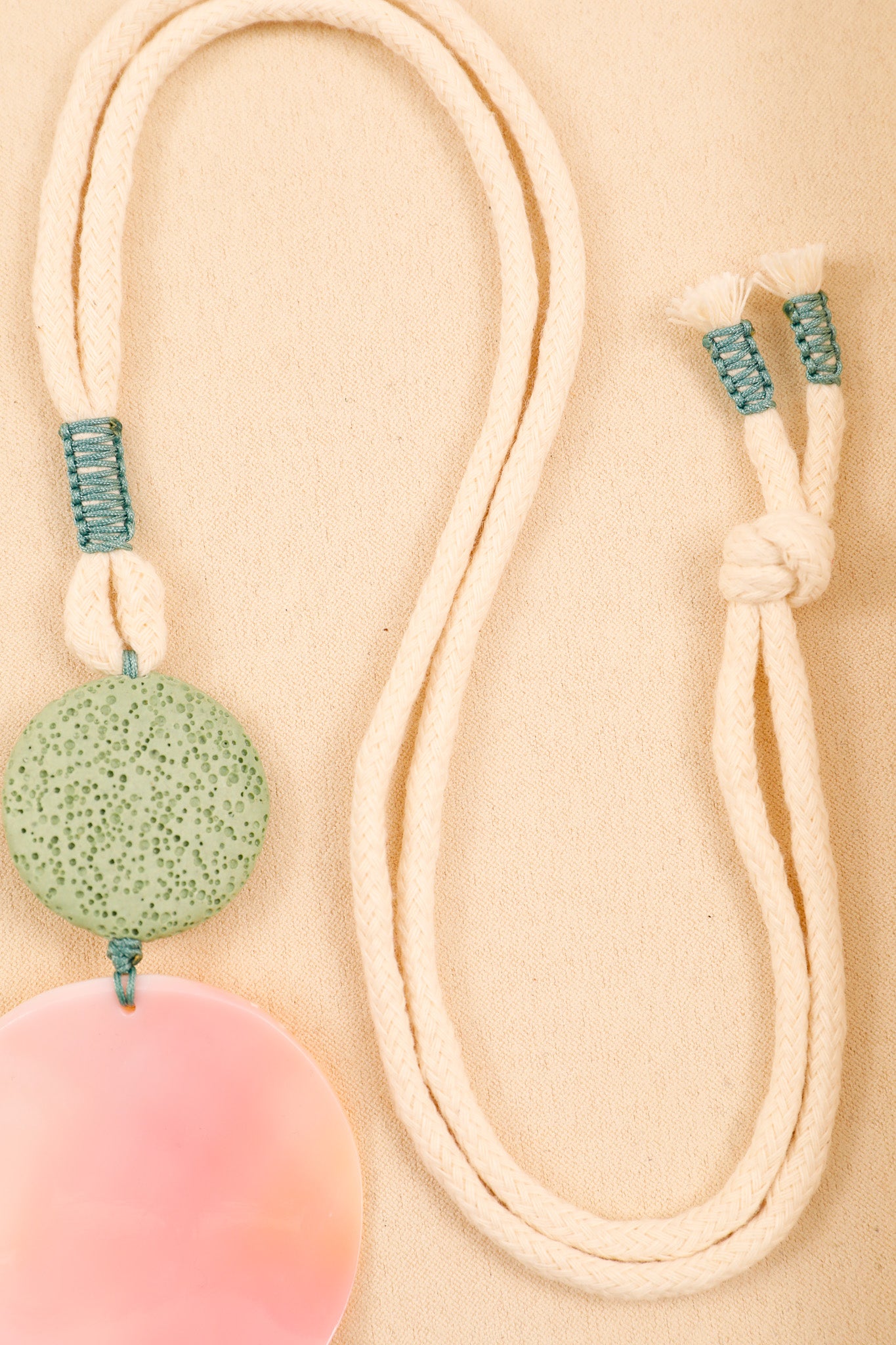 Queen Conch Shell Medallion and Rope Necklace - Seafoam Green