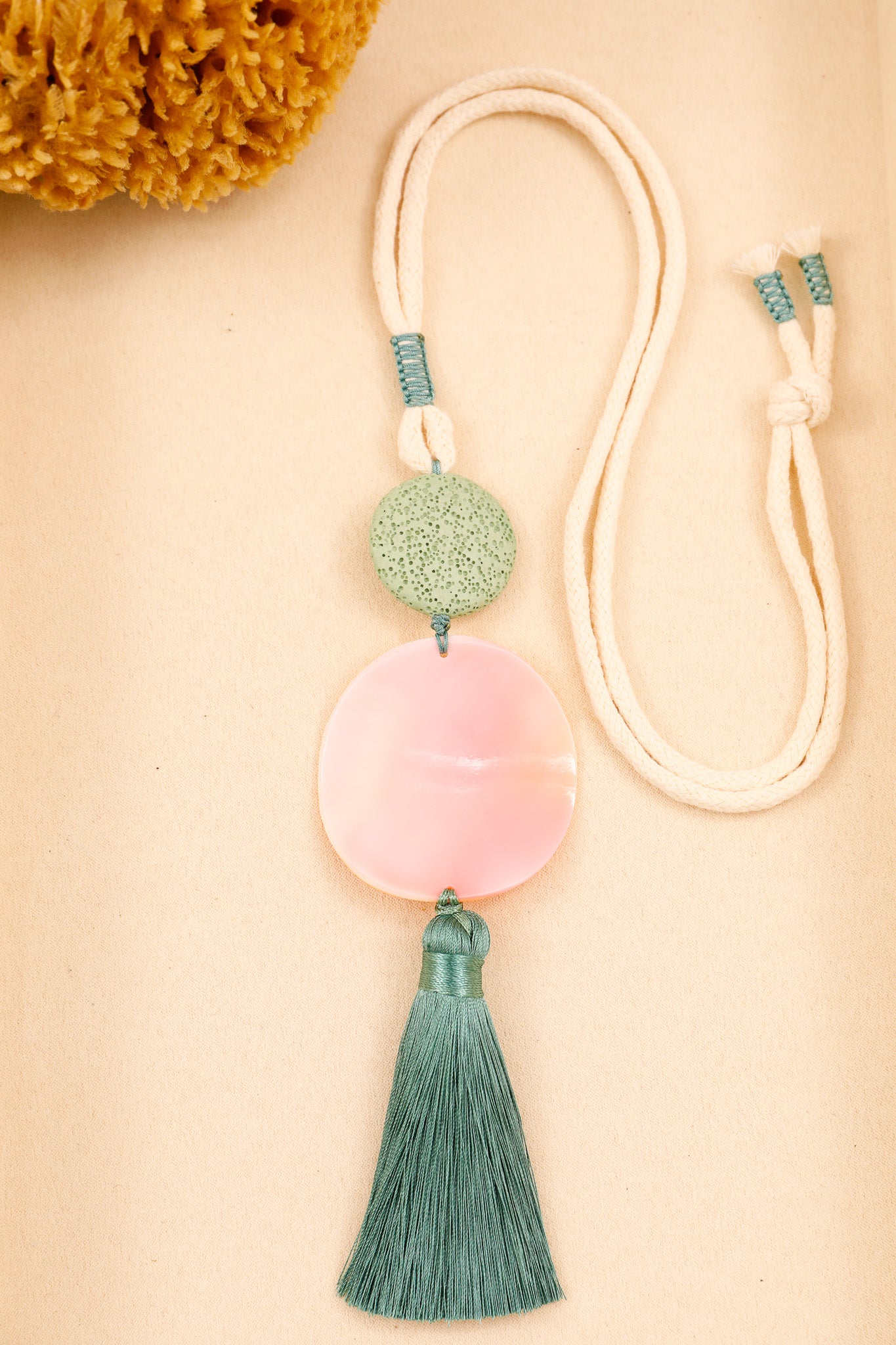 Queen Conch Shell Medallion and Rope Necklace - Seafoam Green